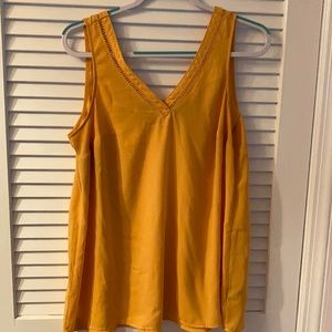 Yellow gold Torrid v-neck tank blouse size 00